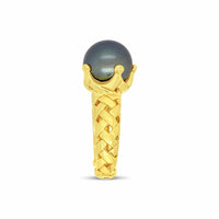 gold ring with tahitian pearl