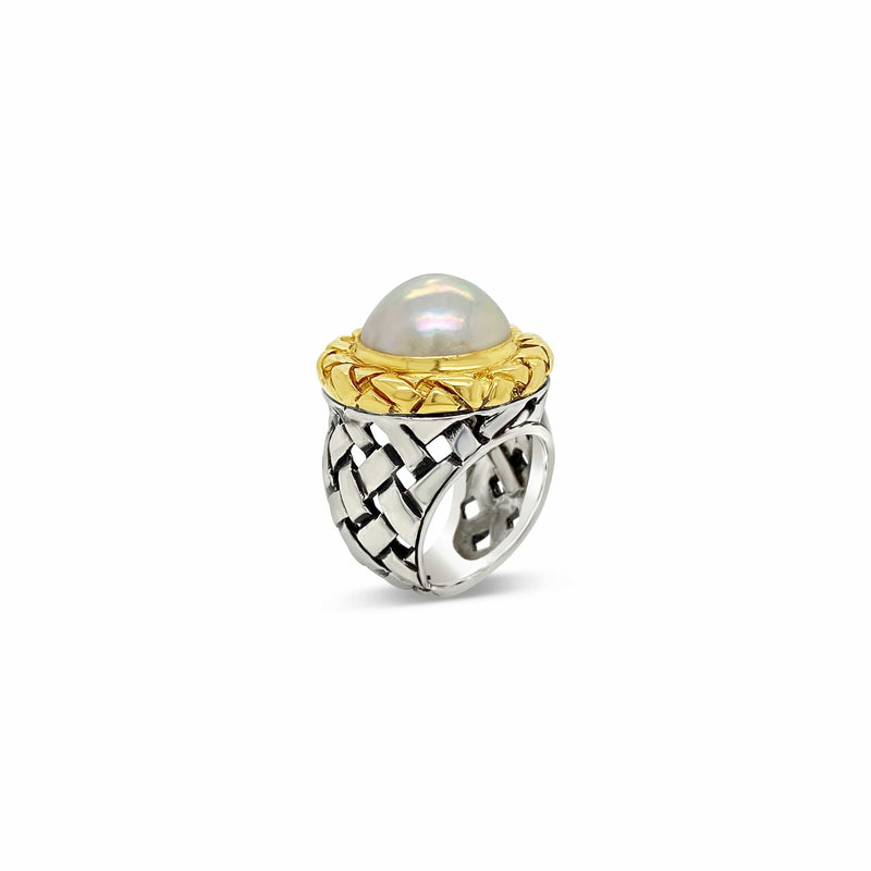 products/mabe_pearl_rings_with_gold_bezel.jpg