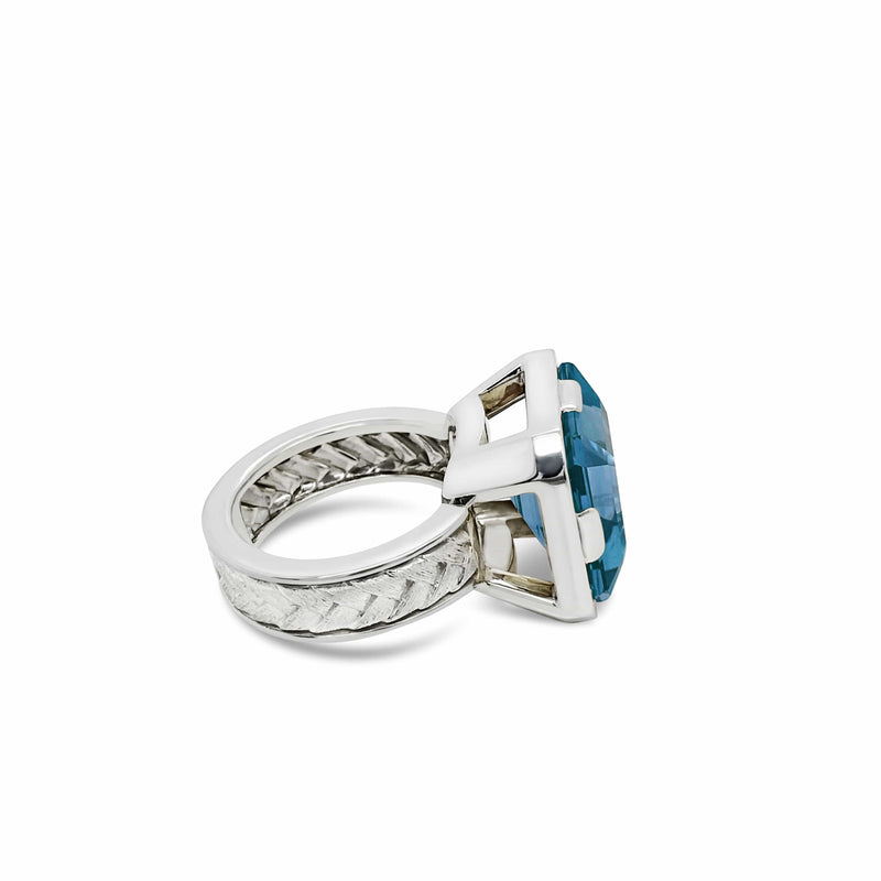 files/herringbone_ring_with_stone_silver.jpg