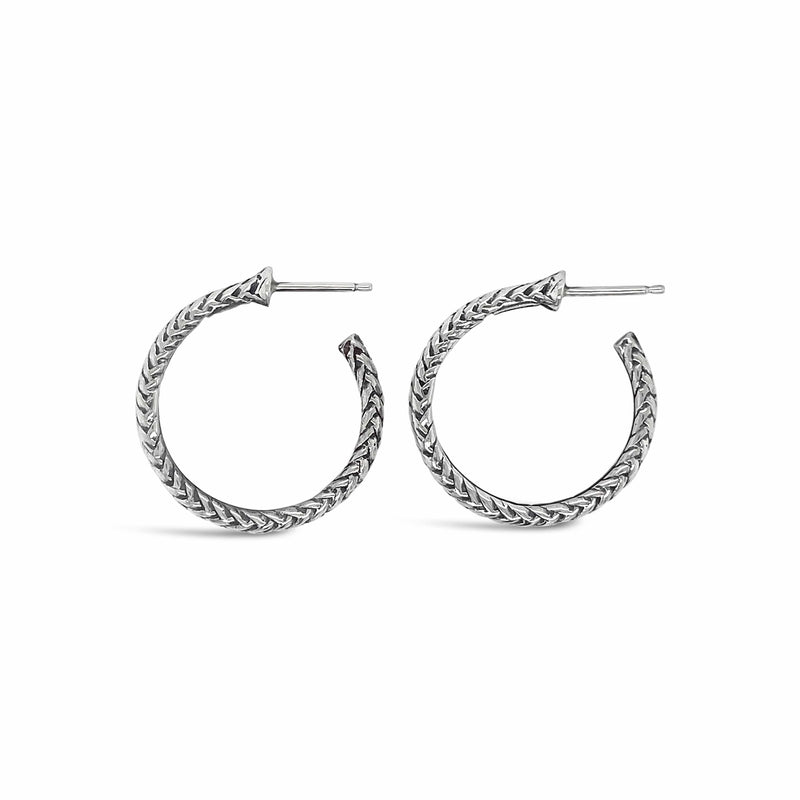 products/small_silver_hoop_earrings_6a147f2b-38dd-48c5-bd4c-2efa2d31882a.jpg